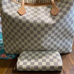 LV purse and wallet